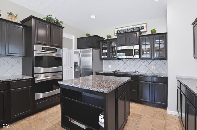 15710 Chapel Park Drive E, Noblesville, IN 46060