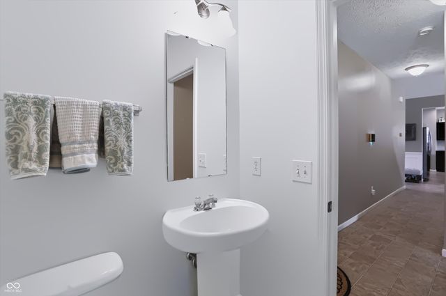 15710 Chapel Park Drive E, Noblesville, IN 46060