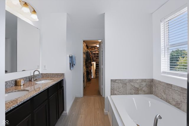 15710 Chapel Park Drive E, Noblesville, IN 46060
