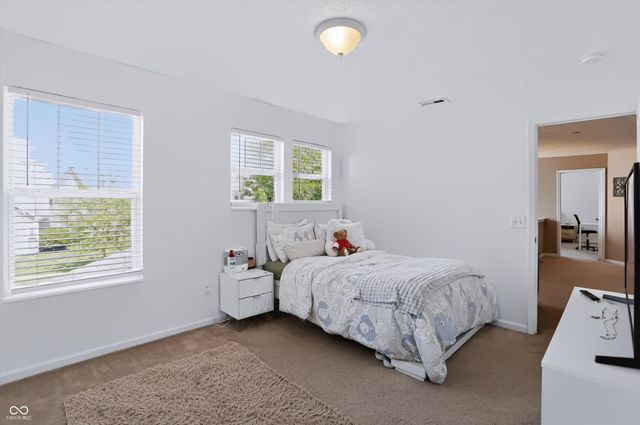 15710 Chapel Park Drive E, Noblesville, IN 46060