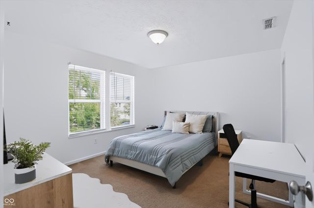 15710 Chapel Park Drive E, Noblesville, IN 46060