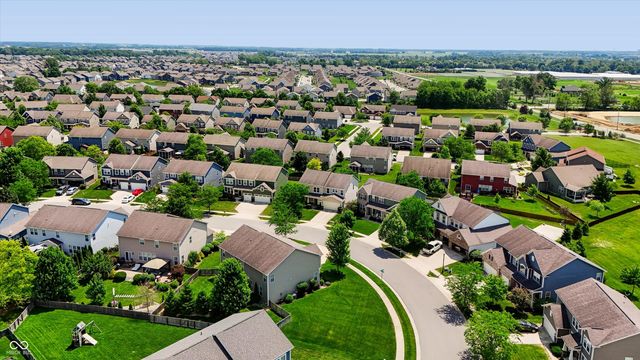15710 Chapel Park Drive E, Noblesville, IN 46060