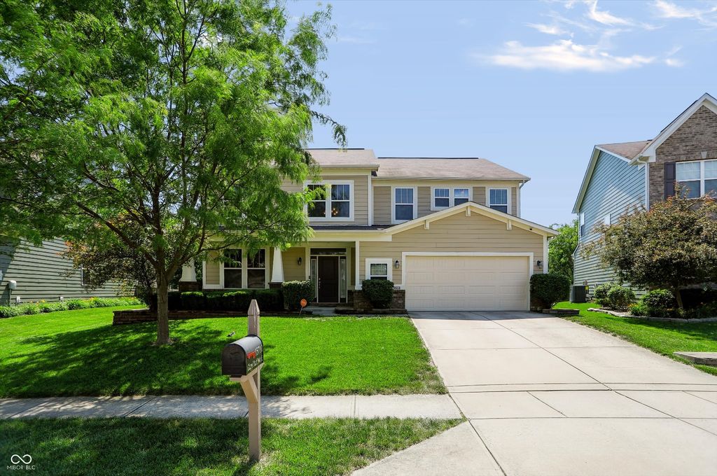 15710 Chapel Park Drive E, Noblesville, IN 46060