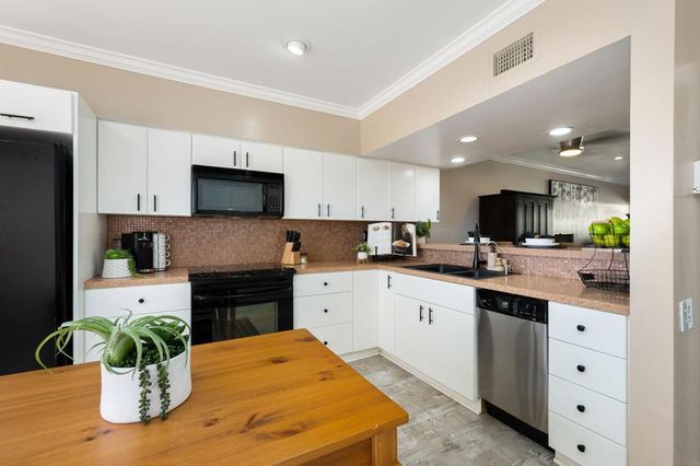 277 E Alejo Road 119, Palm Springs, CA 92262