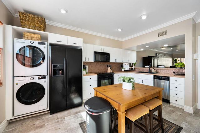 277 E Alejo Road 119, Palm Springs, CA 92262