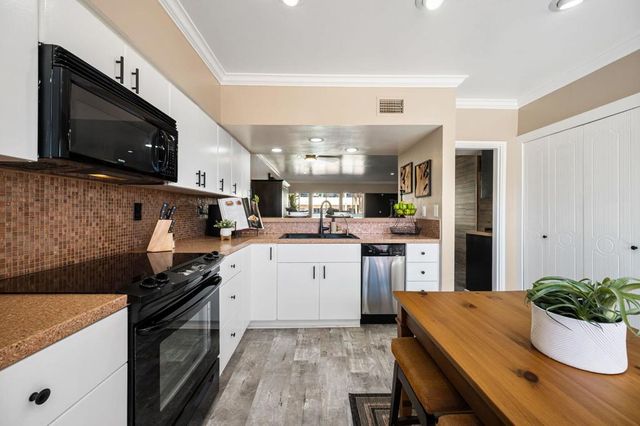 277 E Alejo Road 119, Palm Springs, CA 92262