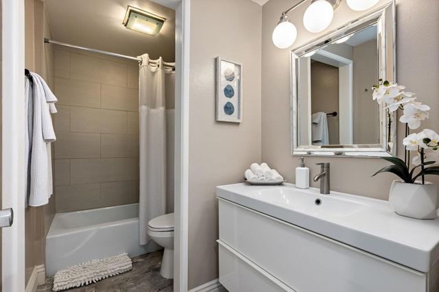 277 E Alejo Road 119, Palm Springs, CA 92262