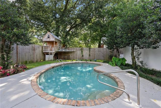 1087 Southern Way Court, Mobile, AL 36609