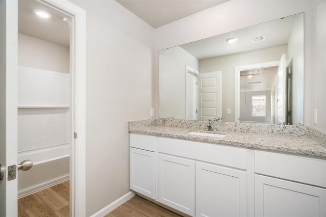 736 Luna Way, Tuttle, OK 73089