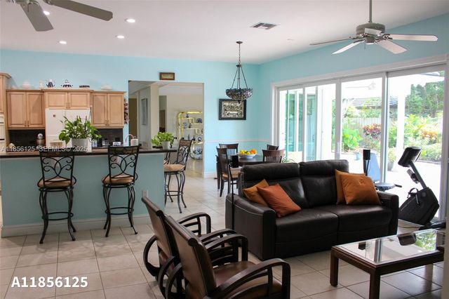 15255 SW 80th Avenue, Palmetto Bay, FL 33157