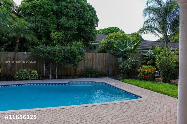 15255 SW 80th Avenue, Palmetto Bay, FL 33157