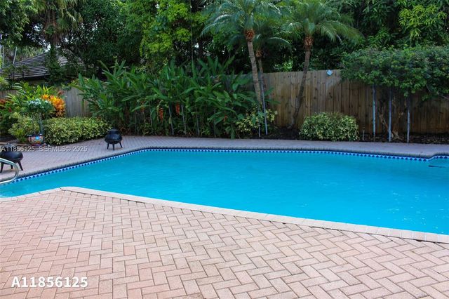 15255 SW 80th Avenue, Palmetto Bay, FL 33157