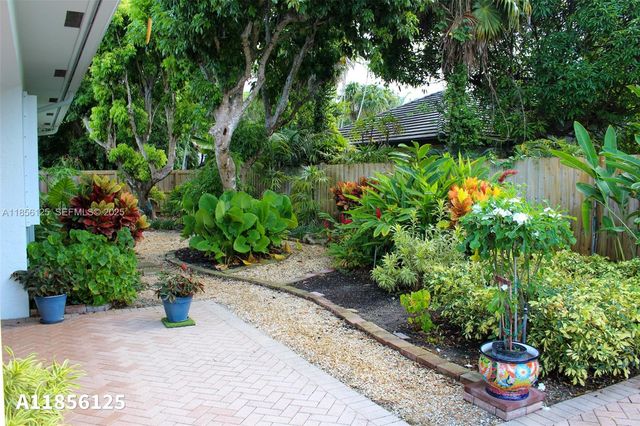 15255 SW 80th Avenue, Palmetto Bay, FL 33157