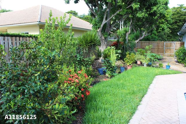 15255 SW 80th Avenue, Palmetto Bay, FL 33157