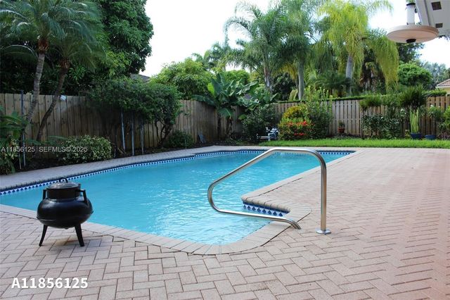 15255 SW 80th Avenue, Palmetto Bay, FL 33157