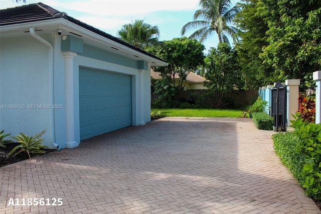 15255 SW 80th Avenue, Palmetto Bay, FL 33157
