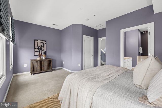 17 YOGURT LN, Baltimore, MD 21231