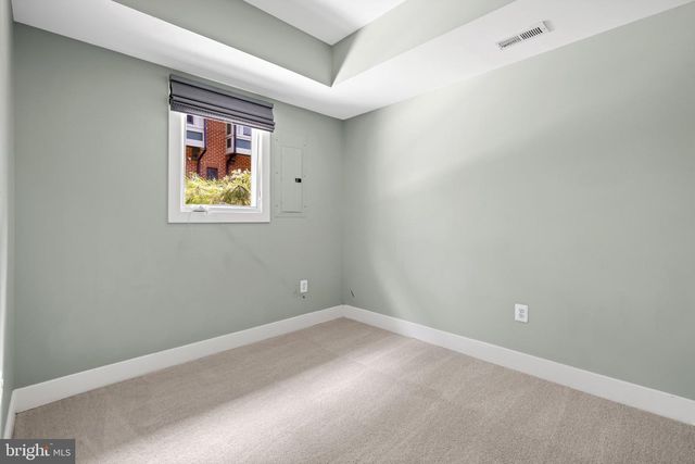 17 YOGURT LN, Baltimore, MD 21231