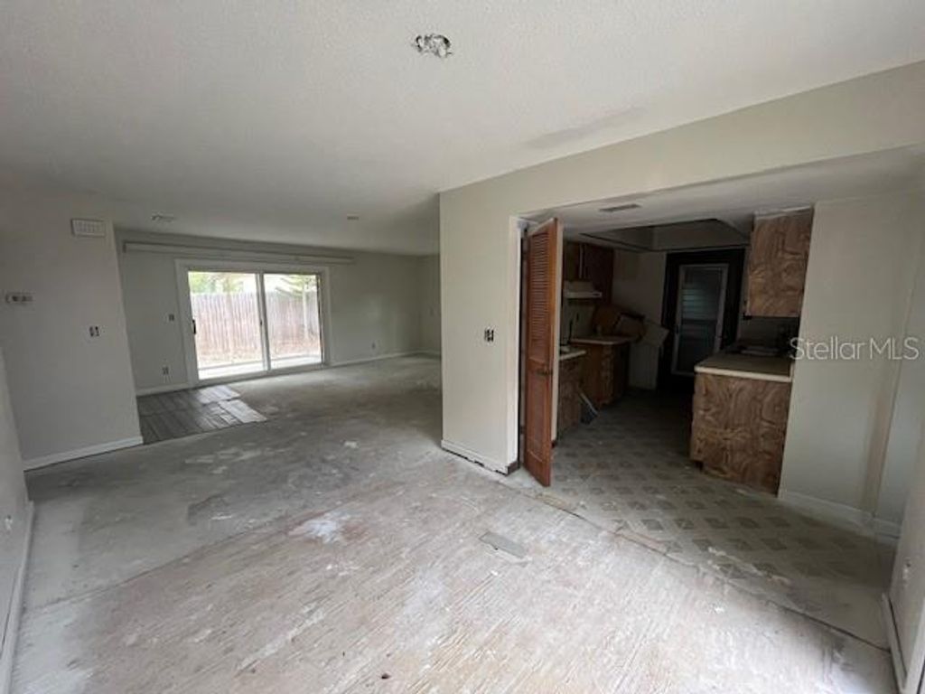 Image 2 of property listing at 5616 GOLDEN NUGGET DRIVE, Holiday, FL 34690