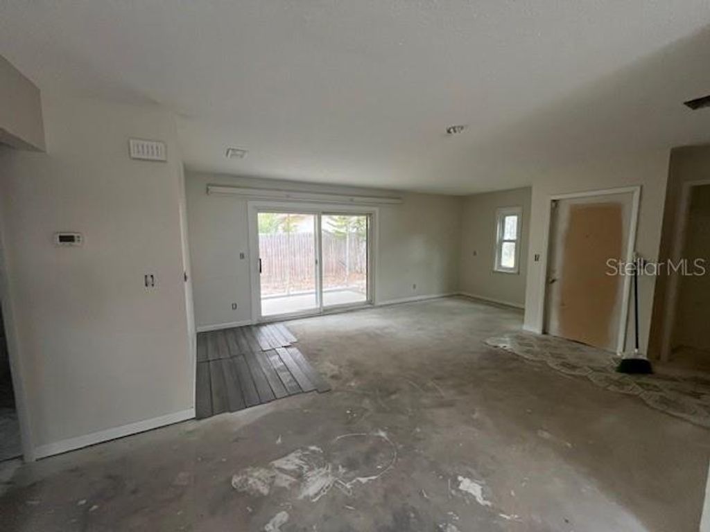 Image 3 of property listing at 5616 GOLDEN NUGGET DRIVE, Holiday, FL 34690