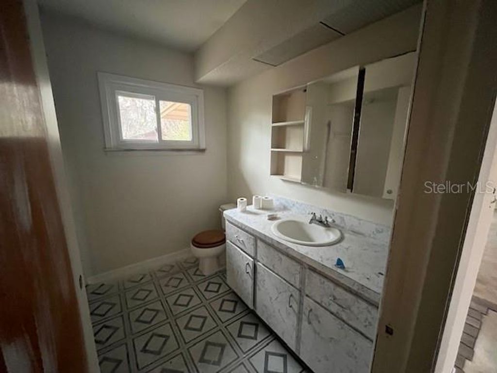 Image 6 of property listing at 5616 GOLDEN NUGGET DRIVE, Holiday, FL 34690