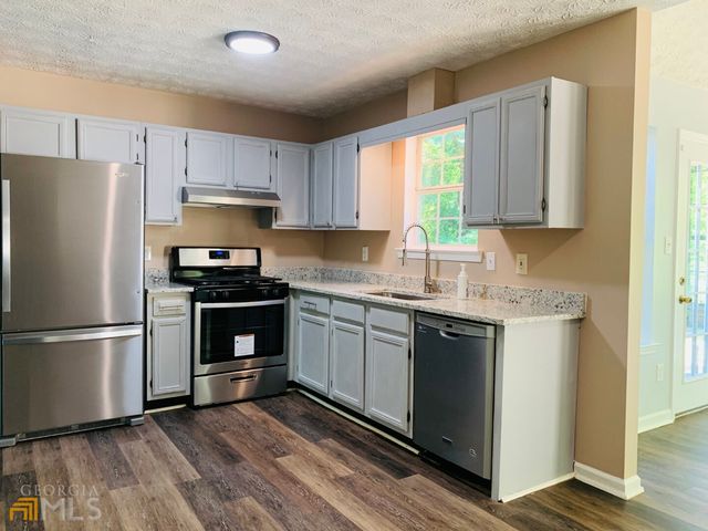 30 Standing Rock Road, Senoia, GA 30276