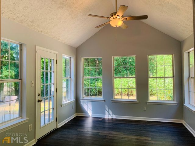 30 Standing Rock Road, Senoia, GA 30276