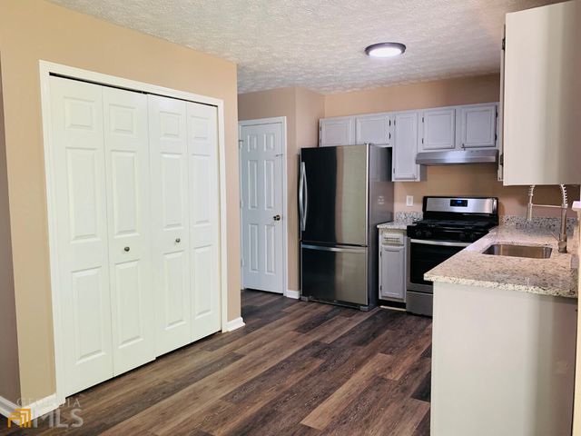 30 Standing Rock Road, Senoia, GA 30276
