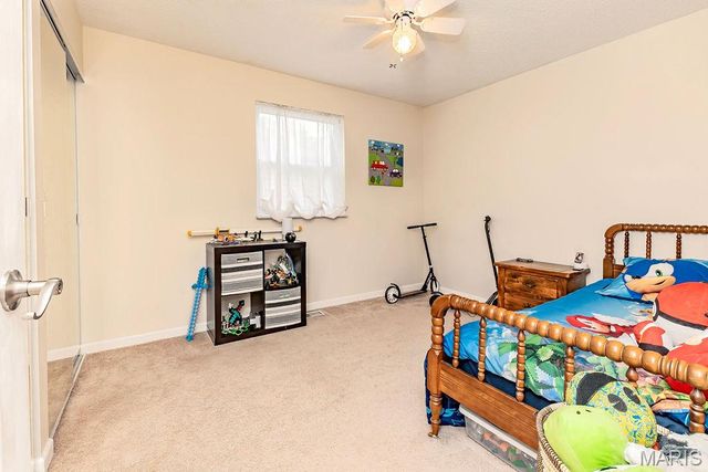 4477 Roadside Lane, St Louis, MO 63128