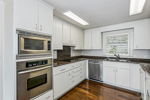 2040 Scenic Hwy, Pensacola, FL 32503