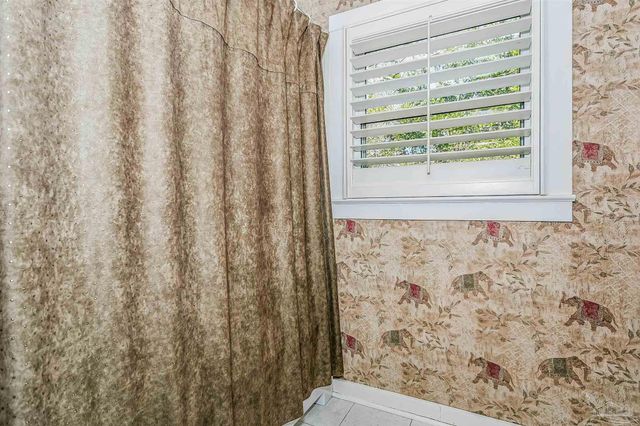 2040 Scenic Hwy, Pensacola, FL 32503