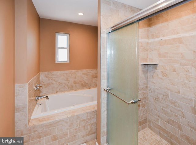 4136 E EAST CAPITOL ST NE, Washington, DC 20019