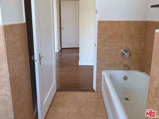 1295 S Cochran Avenue, Los Angeles, CA 90019
