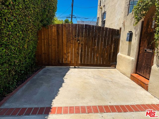 1295 S Cochran Avenue, Los Angeles, CA 90019