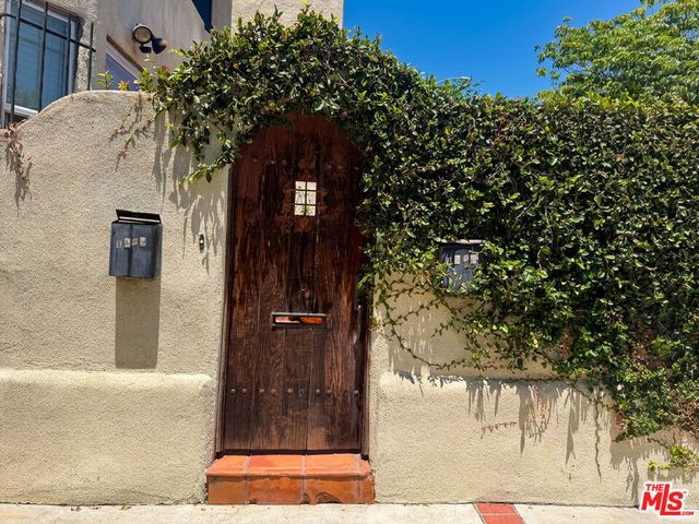 1295 S Cochran Avenue, Los Angeles, CA 90019