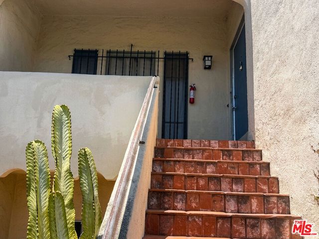 1295 S Cochran Avenue, Los Angeles, CA 90019