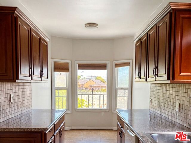 1295 S Cochran Avenue, Los Angeles, CA 90019