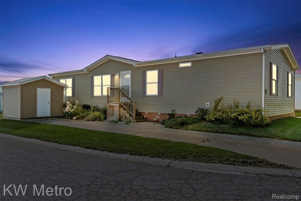 3544 Midsummer Lane, Salem Township, MI 48167