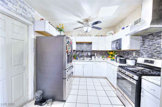 17 Princeton Street, Las Vegas, NV 89107