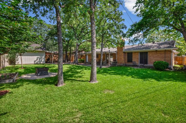 28 Coffee Tavern Road, Bedford, TX 76022