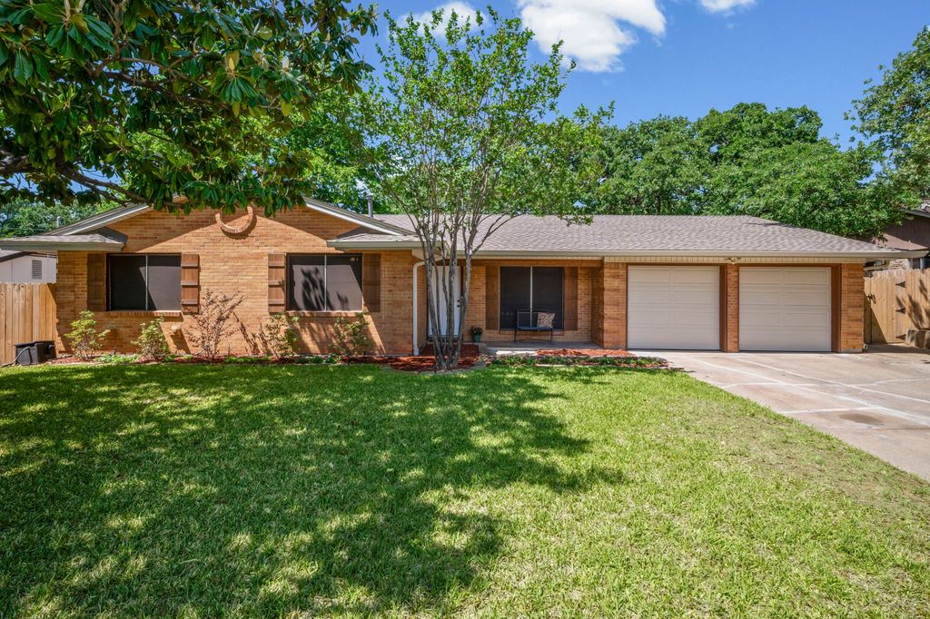 28 Coffee Tavern Road, Bedford, TX 76022