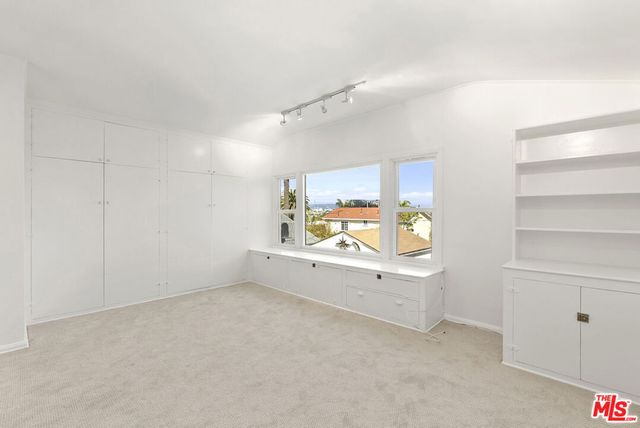 1204 Beverwil Drive, Los Angeles, CA 90035