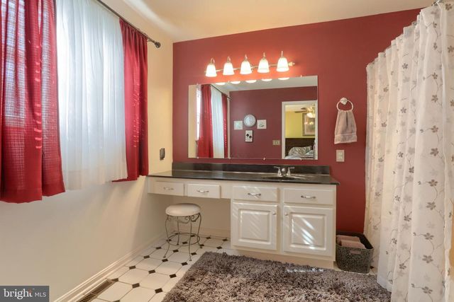 5790 HIDDEN LAKE DR, Harrisburg, PA 17111