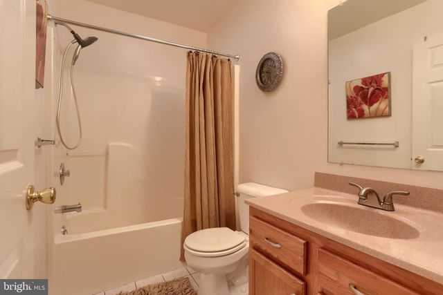 5790 HIDDEN LAKE DR, Harrisburg, PA 17111