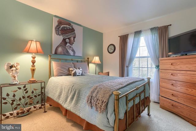 5790 HIDDEN LAKE DR, Harrisburg, PA 17111