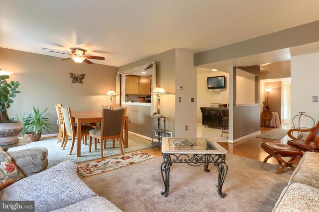 5790 HIDDEN LAKE DR, Harrisburg, PA 17111