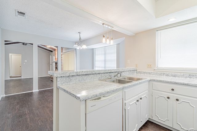 8406 CACTUS CRK, San Antonio, TX 78251