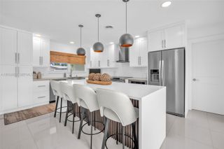 2104 NE 63rd St, Fort Lauderdale, FL 33308