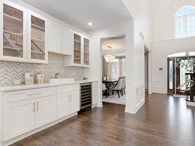 135 Settlers Drive, Naperville, IL 60565