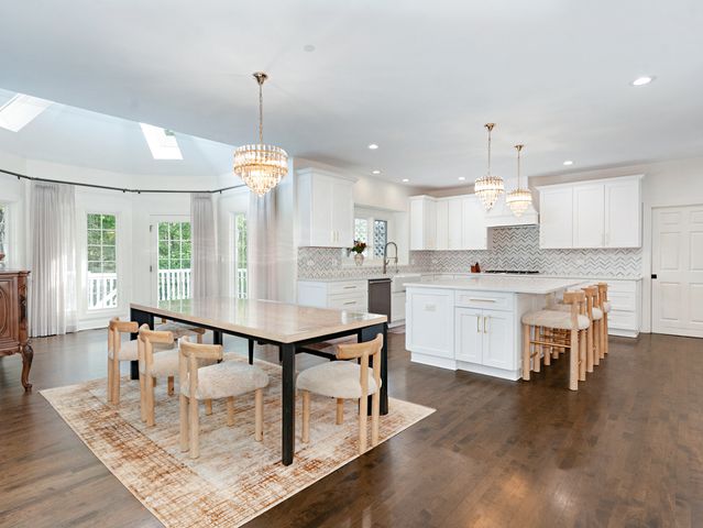 135 Settlers Drive, Naperville, IL 60565